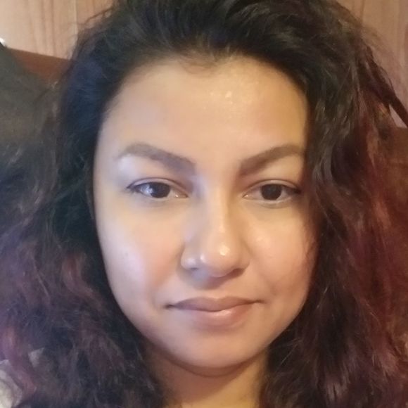 Meet your Posher, Lisa - Picture 1 of 1